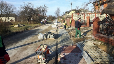 Budowa chodnika w miejscowości Piotrów Podłazy