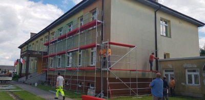 Odmalowanie elewacji budynku szkoły
